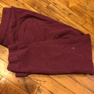 Lululemon sweatpants size 12 burgundy, fitted